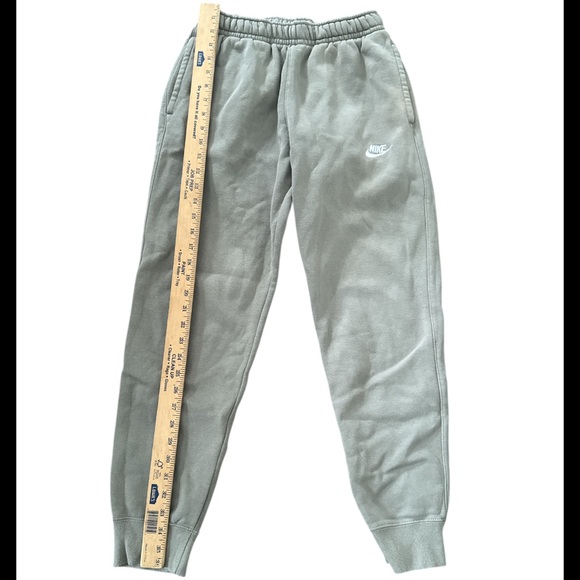 Nike women's grey/green joggers. - Picture 4 of 9